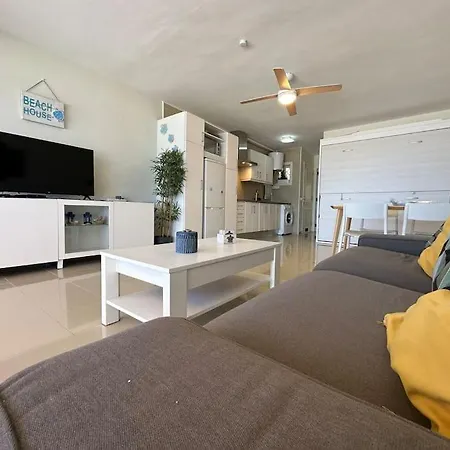 Oceanfront Turtle House شقة *